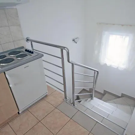 Beachfront Tamarix Apartment *