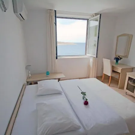 Beachfront Tamarix Appartement Posedarje